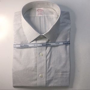 Brooks Brothers Men’s dress shirt white with black